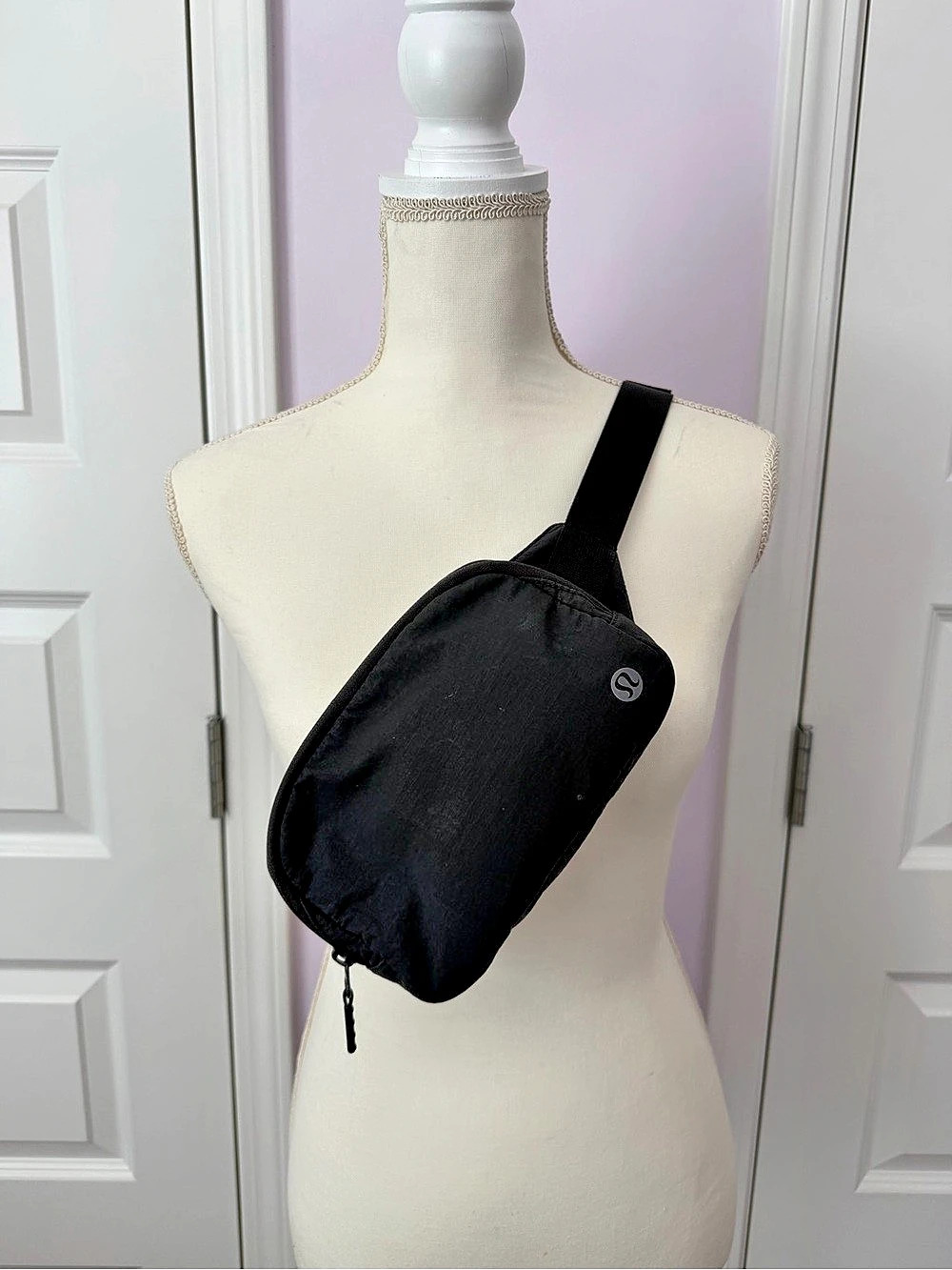 lululemon Everywhere Belt Bag Black Crossbody Bag